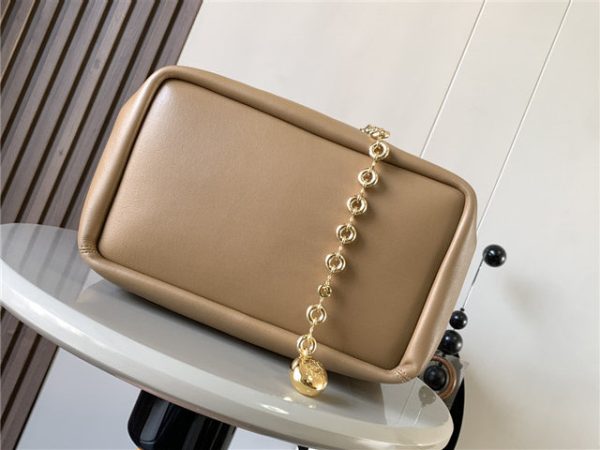 Loewe Medium Squeeze Bag 3902 Oak - Image 8